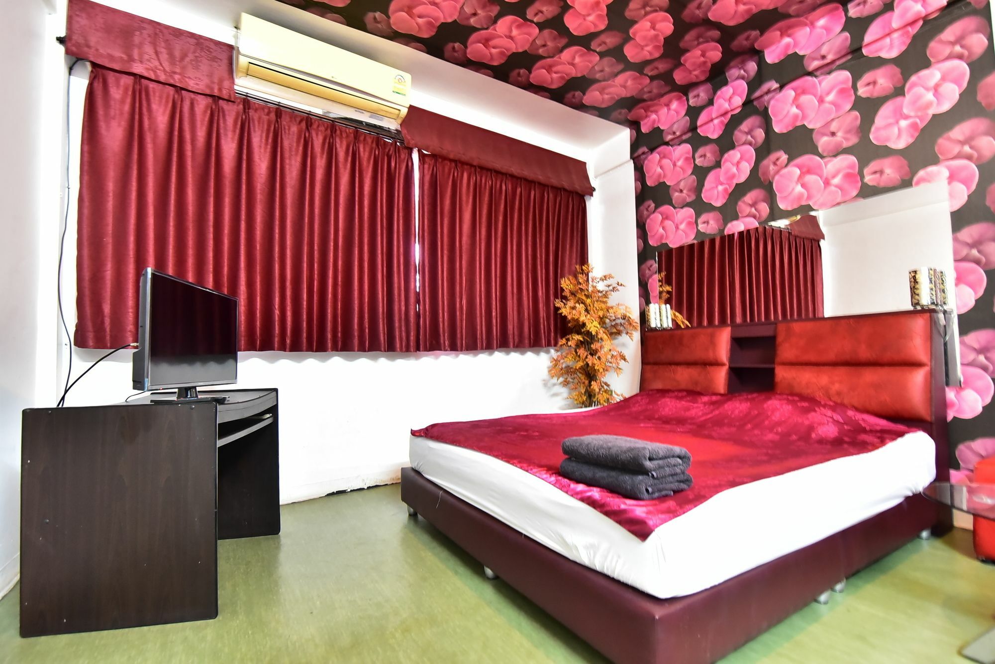 Maxwell Inn Паттайя Экстерьер фото